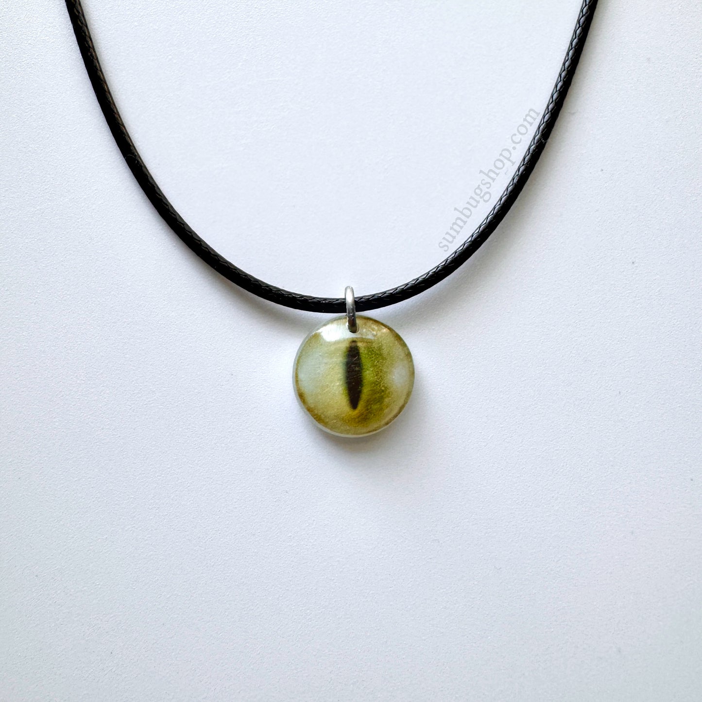 Cat Eye Pendant Necklace